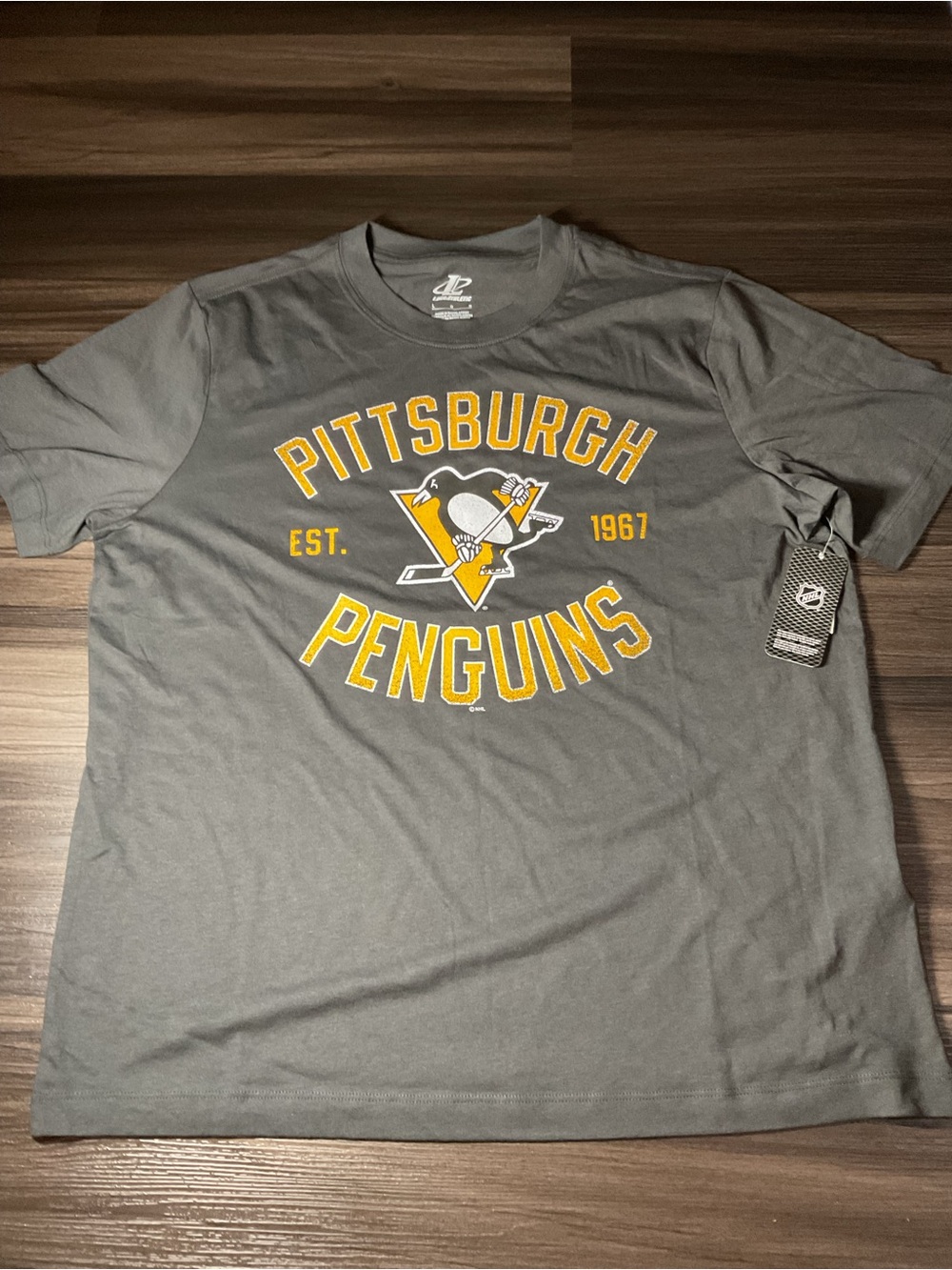 NWT Logo Athletic NHL Pittsburgh Penguins Gray and Yellow Short-Sleeve Size L